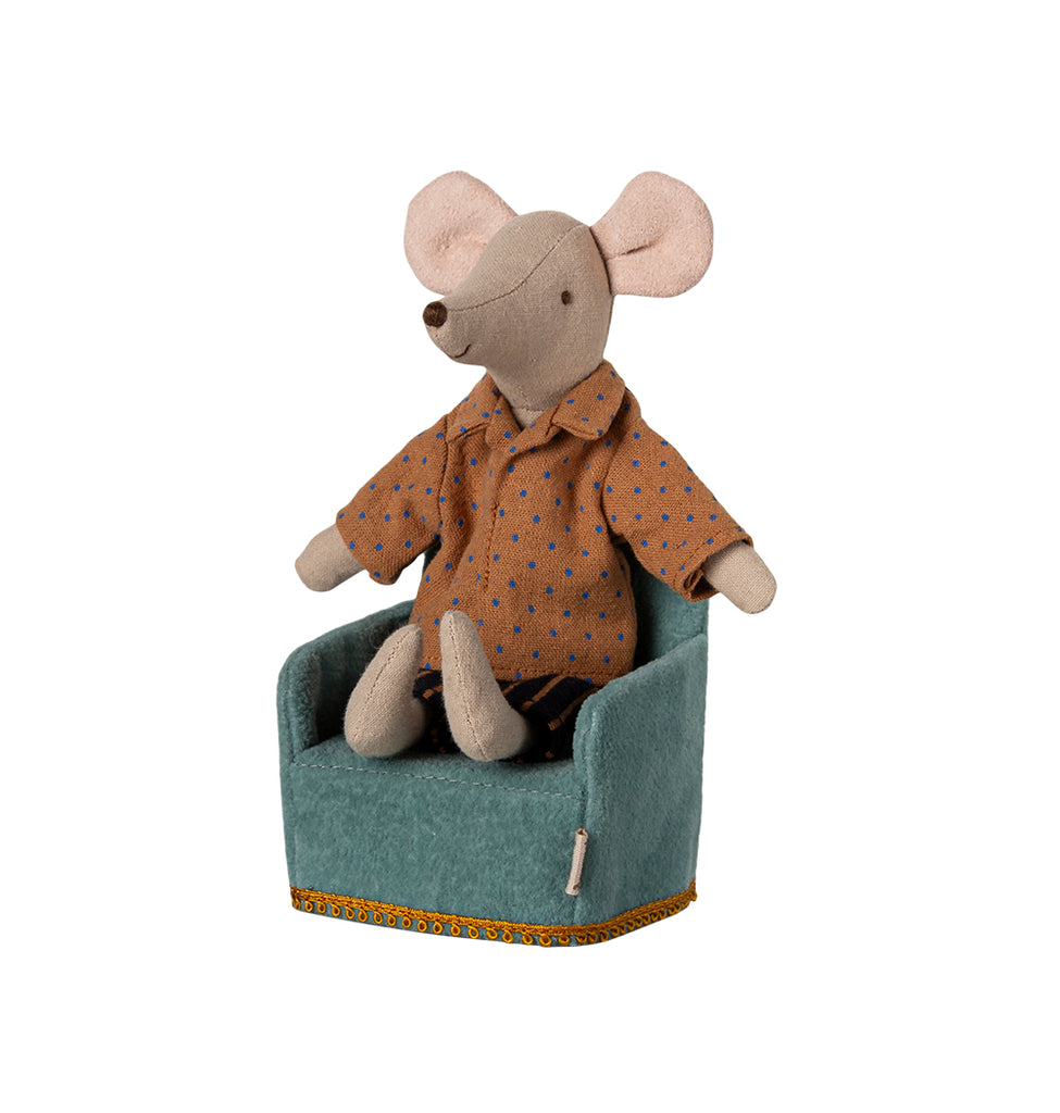 Mint Maileg folding chair in use, with Dad Mouse sitting and resting in style